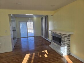 17 Lantern St in Huntington, NY - Building Photo - Building Photo