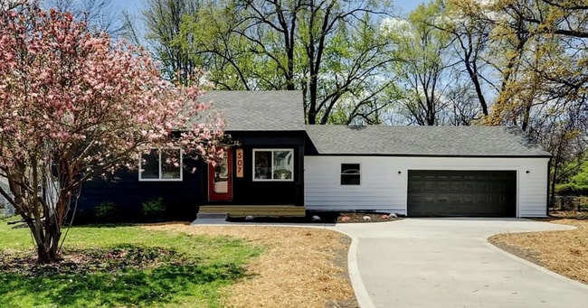 property at 507 NW Holly Ln