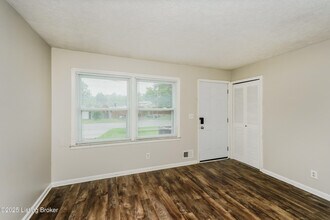 3622 Foreman Ln in Louisville, KY - Building Photo - Building Photo