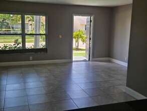6147 Moonbeam Dr in Greenacres, FL - Building Photo - Building Photo