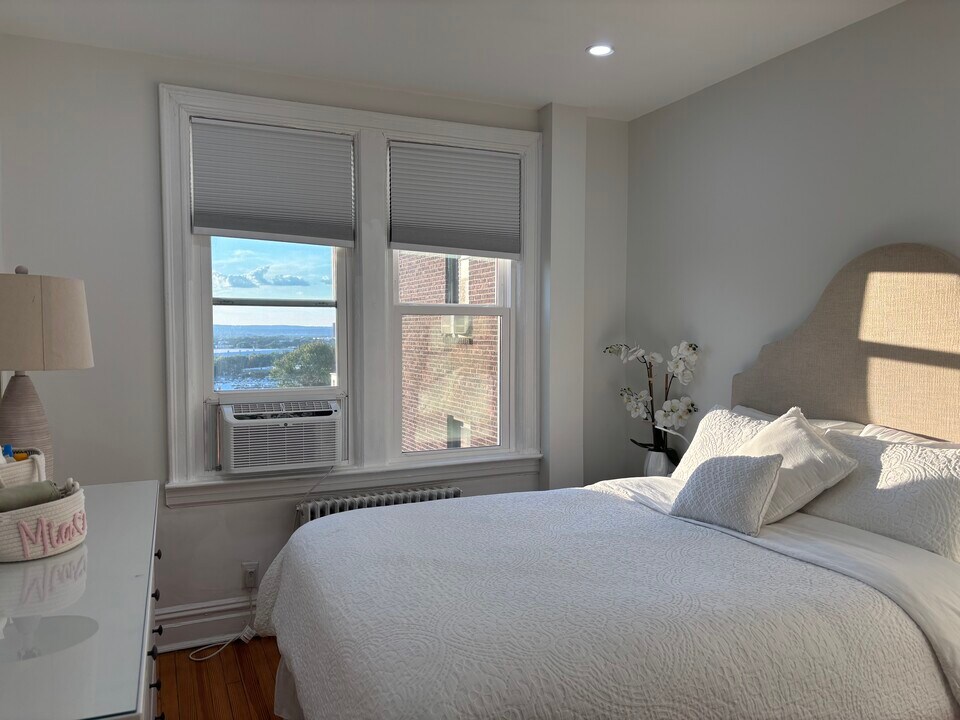 821 Grand Ave, Unit 1 in North Bergen, NJ - Building Photo