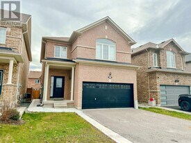 813 Groveland Ave in Oshawa, ON - Building Photo