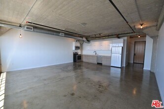 691 Mill St in Los Angeles, CA - Building Photo - Building Photo