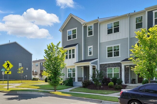1801 Starlit Sky Ln in Cary, NC - Building Photo - Building Photo