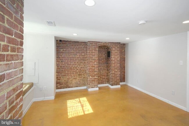 2721 Ontario Rd NW in Washington, DC - Building Photo - Building Photo