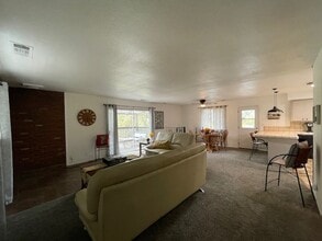 40828 Goldside Dr in Oakhurst, CA - Building Photo - Building Photo