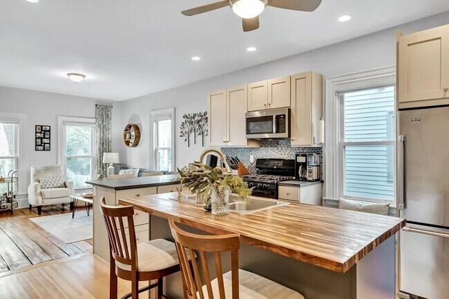 property at 1 Riverside Pl