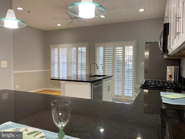 property at 680 9th St SW