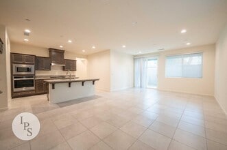 1457 Las Rosas Ave in Clovis, CA - Building Photo - Building Photo