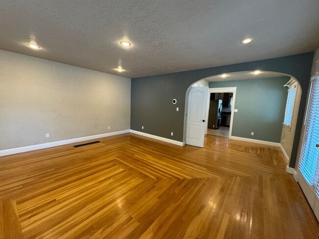 property at 1900 Esplanade Ave
