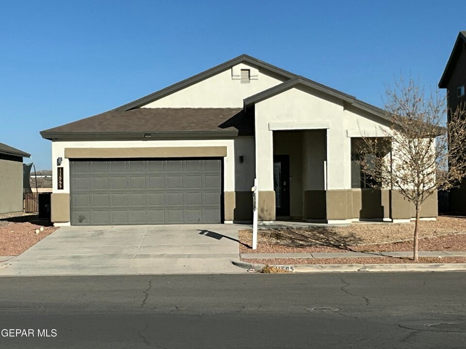 11565 Leonor Duran St in Socorro, TX - Building Photo