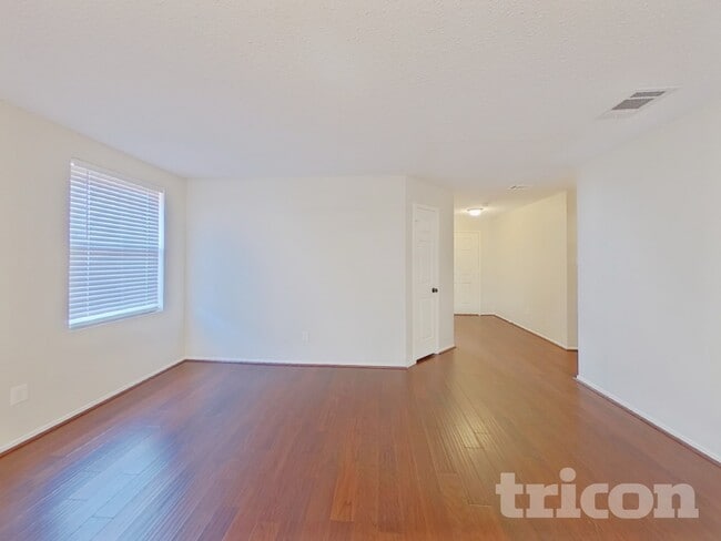 1913 Lariat Dr in Justin, TX - Building Photo - Building Photo