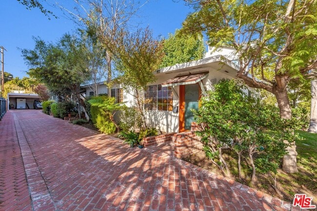 property at 1405 Ocean Park Blvd