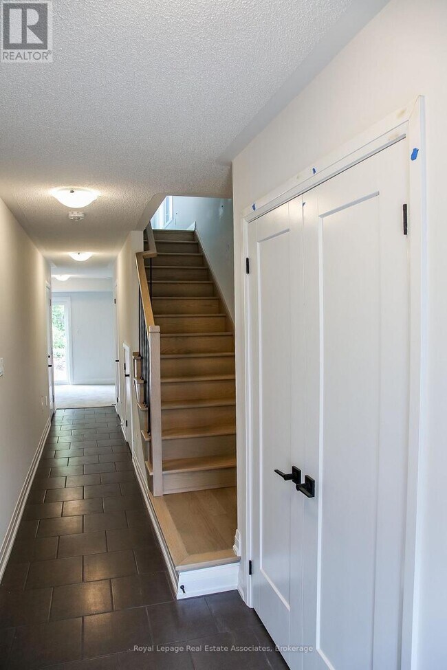 40 Wind Tree Wy in Halton Hills, ON - Building Photo - Building Photo