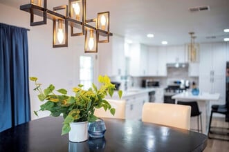 10058 Timberoak Dr in Houston, TX - Building Photo - Building Photo