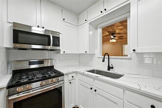 324 Jasmine Ct in Burleson, TX - Building Photo - Building Photo
