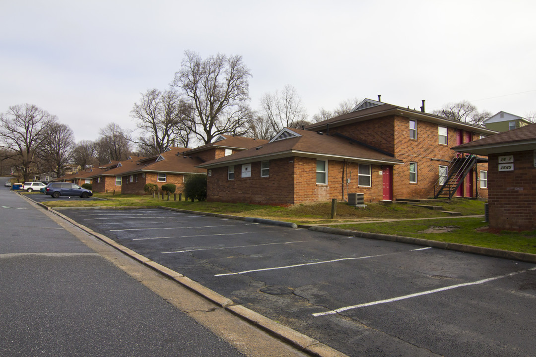 1653 Lincoln Ave in Winston-Salem, NC - Building Photo