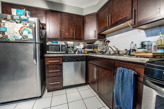 5525 N Chester Ave, Unit #41 in Chicago, IL - Building Photo - Building Photo