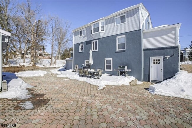 55 NJ-23 in Hamburg, NJ - Building Photo - Building Photo