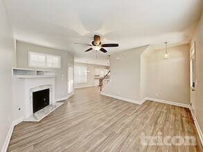 553 McCarthy Dr in Clayton, NC - Foto de edificio - Building Photo