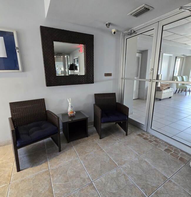 7440 Harding Ave, Unit 403 in Miami Beach, FL - Building Photo - Building Photo