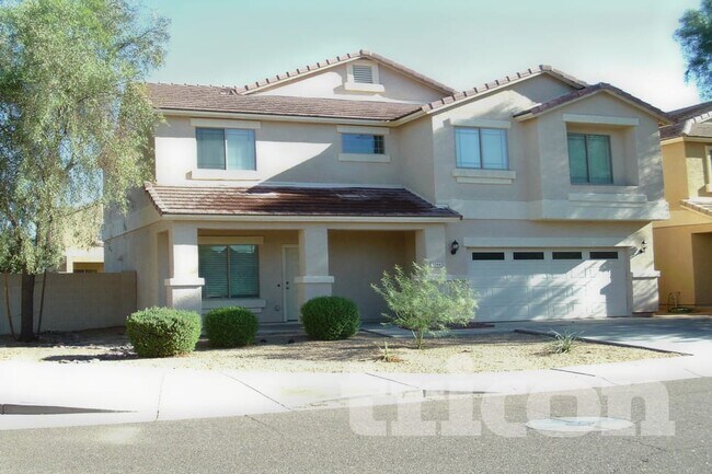 7044 W Branham Ln in Phoenix, AZ - Foto de edificio - Building Photo