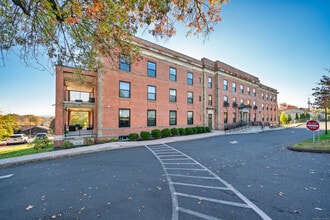 170 Ridge Rd in Wethersfield, CT - Building Photo - Building Photo