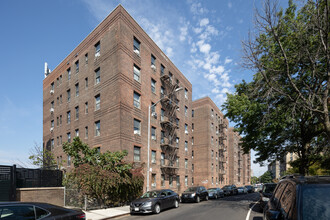 Washington House in New York, NY - Building Photo - Primary Photo