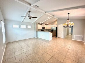 4815 Woodbrook Dr in Sarasota, FL - Building Photo - Building Photo