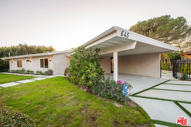 645 Walther Way in Los Angeles, CA - Building Photo - Building Photo
