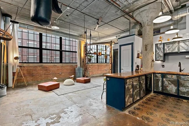 5766 Trumbull St, Unit 204 in Detroit, MI - Building Photo - Building Photo