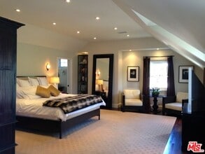 10253 Valley Spring Ln in Los Angeles, CA - Building Photo - Building Photo