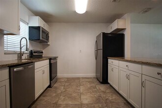 217 Maple St W in Davenport, FL - Building Photo - Building Photo