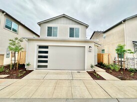 6581 Clingstone Dr in Fresno, CA - Building Photo