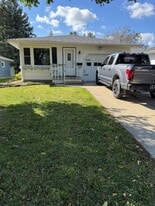 425 Commodore Dr in Mankato, MN - Building Photo