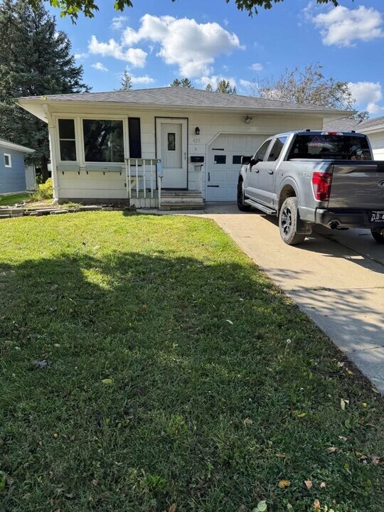 425 Commodore Dr in Mankato, MN - Building Photo