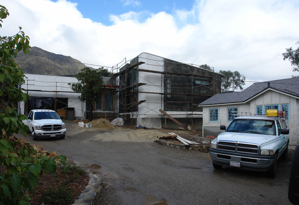 1112 N Signal St in Ojai, CA - Building Photo