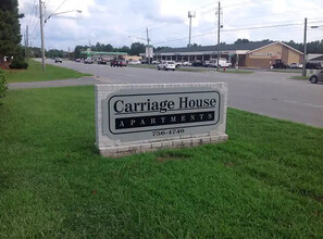 Carriage House Townhomes in Greenville, NC - Building Photo - Building Photo