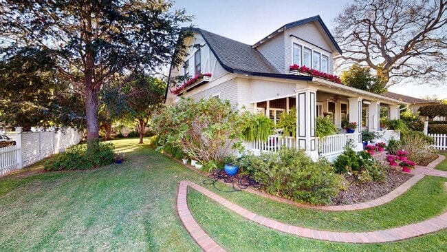 624 1st St in Coronado, CA - Building Photo - Building Photo