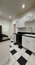 422 N Spaulding Ave, Unit L422 in Los Angeles, CA - Building Photo - Building Photo
