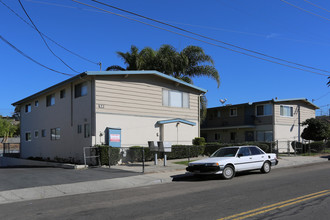 West Seaward Apartments in San Diego, CA - Building Photo - Building Photo