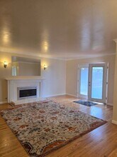 1033 Woodshire Way in Sacramento, CA - Building Photo - Building Photo