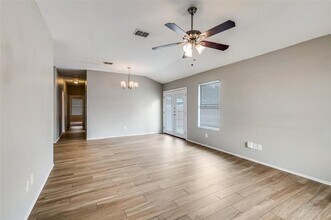 732 River Garden Dr in Fort Worth, TX - Building Photo - Building Photo