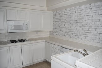 8609 Via Mallorca in San Diego, CA - Building Photo - Building Photo