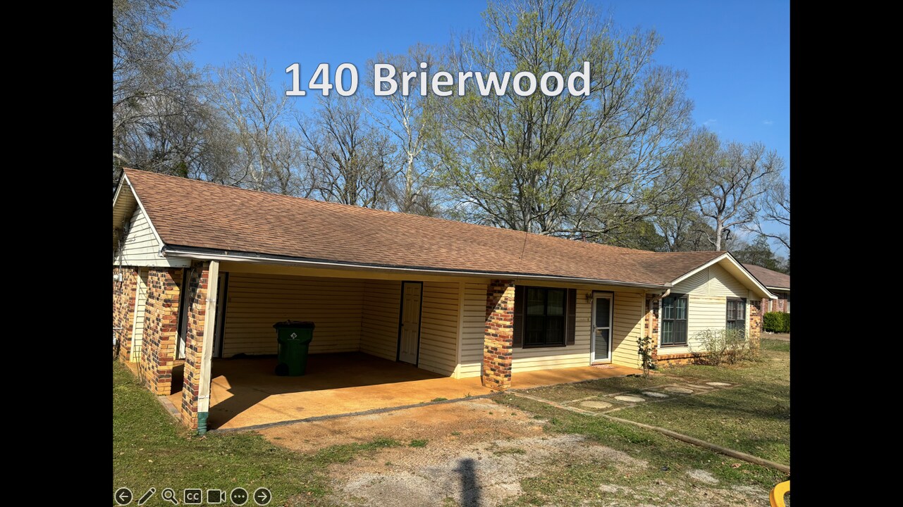 140 Brierwood Dr in Palestine, TX - Building Photo