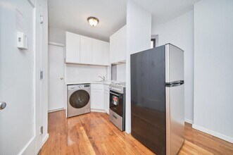 454 9th Ave in New York, NY - Foto de edificio - Building Photo