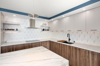 250 S Ocean Blvd in Boca Raton, FL - Building Photo - Building Photo