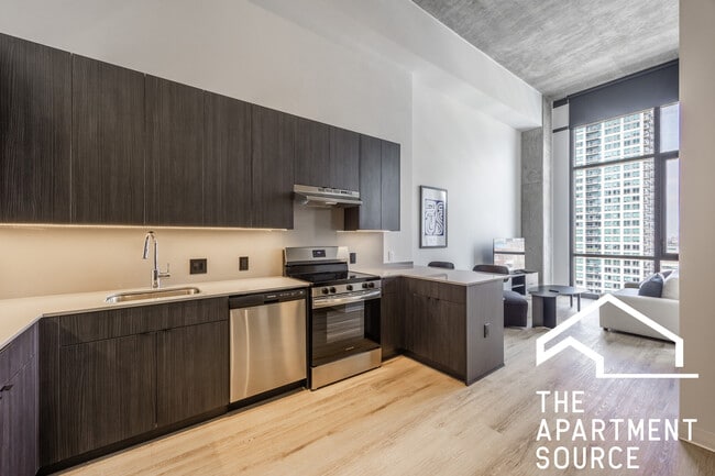 property at 633 S LaSalle St