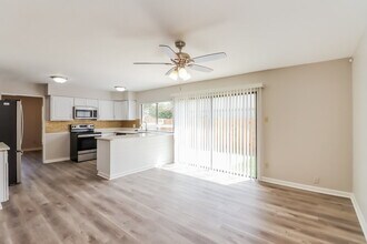 15411 Empanada Dr in Houston, TX - Foto de edificio - Building Photo