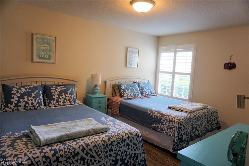 4194 St George Ln in Naples, FL - Building Photo